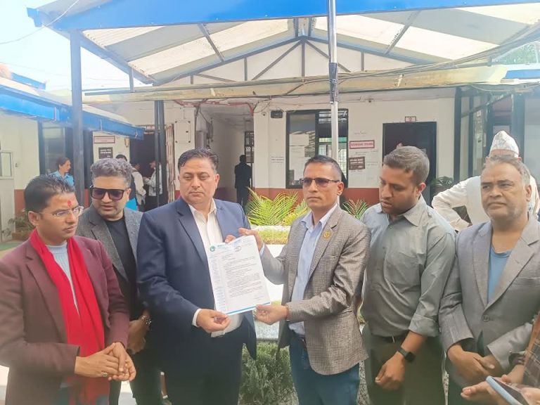 पत्रकार हत्याको विरोधमा काभ्रेमा प्रमुख जिल्ला अधिकारीलाई ज्ञापनपत्र बुझाइयो